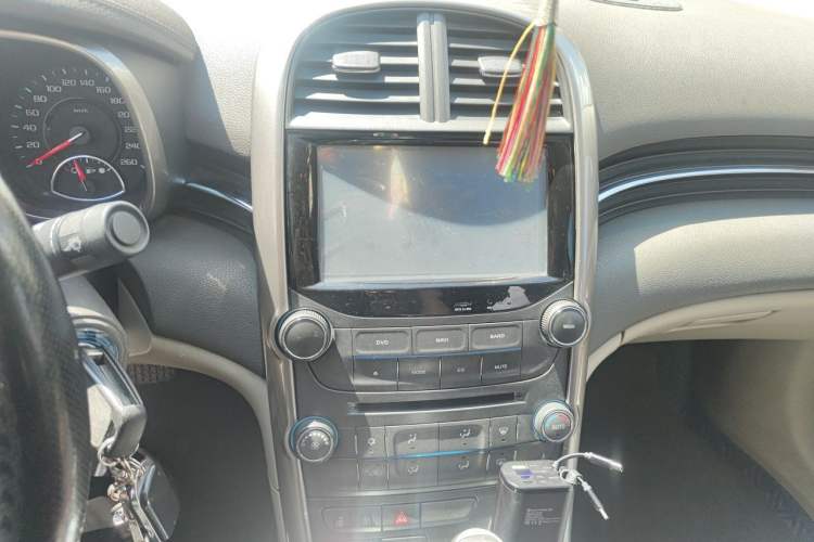 Used Chevrolet Malibu 2013 2.0L Automatic Luxury Edition Audio And AC Panel