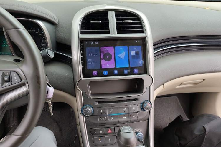 Used Chevrolet Malibu 2013 2.0L Automatic Luxury Edition Audio And AC Panel