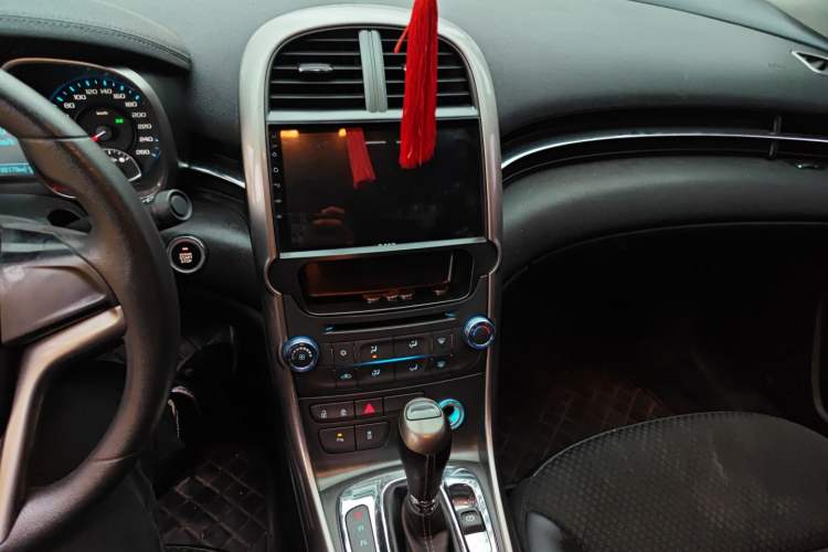 Used Chevrolet Malibu 2013 1.6T Automatic Comfort Edition Audio And AC Panel