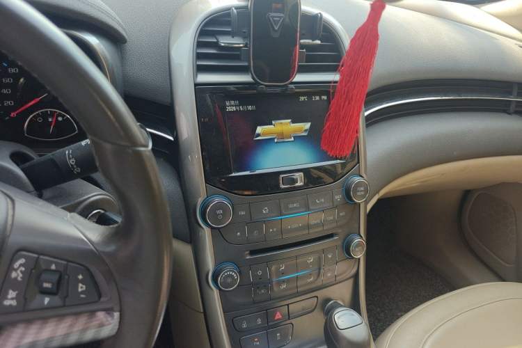 Used Chevrolet Malibu 2013 2.0L Automatic Luxury Edition Audio And AC Panel