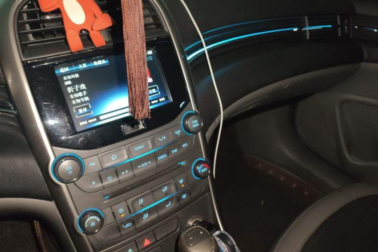 Used Chevrolet Malibu 2013 2.0L Automatic Luxury Edition Audio And AC Panel