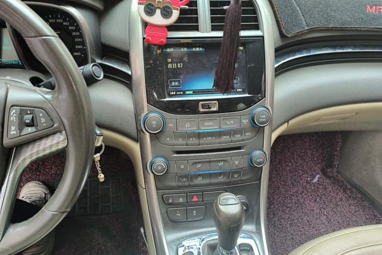 Used Chevrolet Malibu 2013 2.0L Automatic Comfort Edition Audio And AC Panel