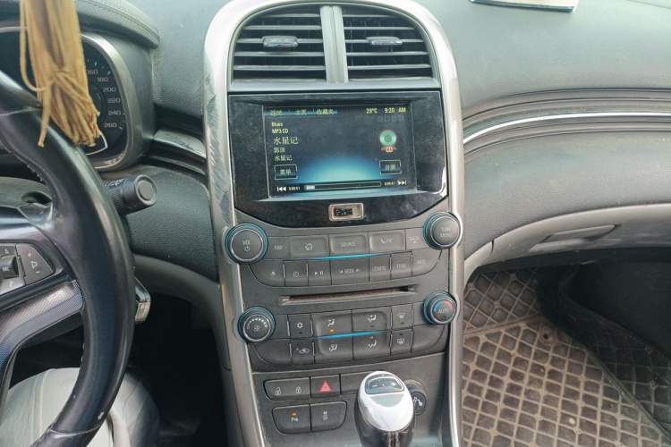 Used Chevrolet Malibu 2013 2.4L Automatic Luxury Edition Audio And AC Panel