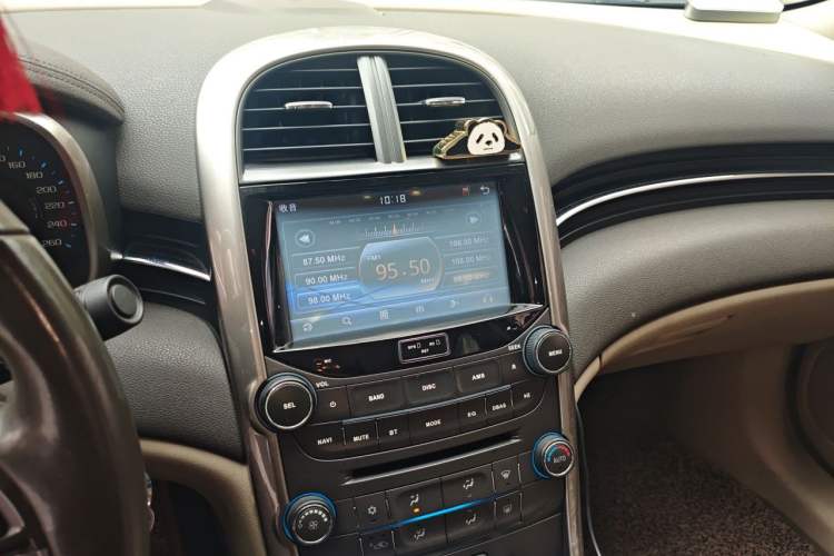 Used Chevrolet Malibu 2013 2.0L Automatic Luxury Edition Audio And AC Panel