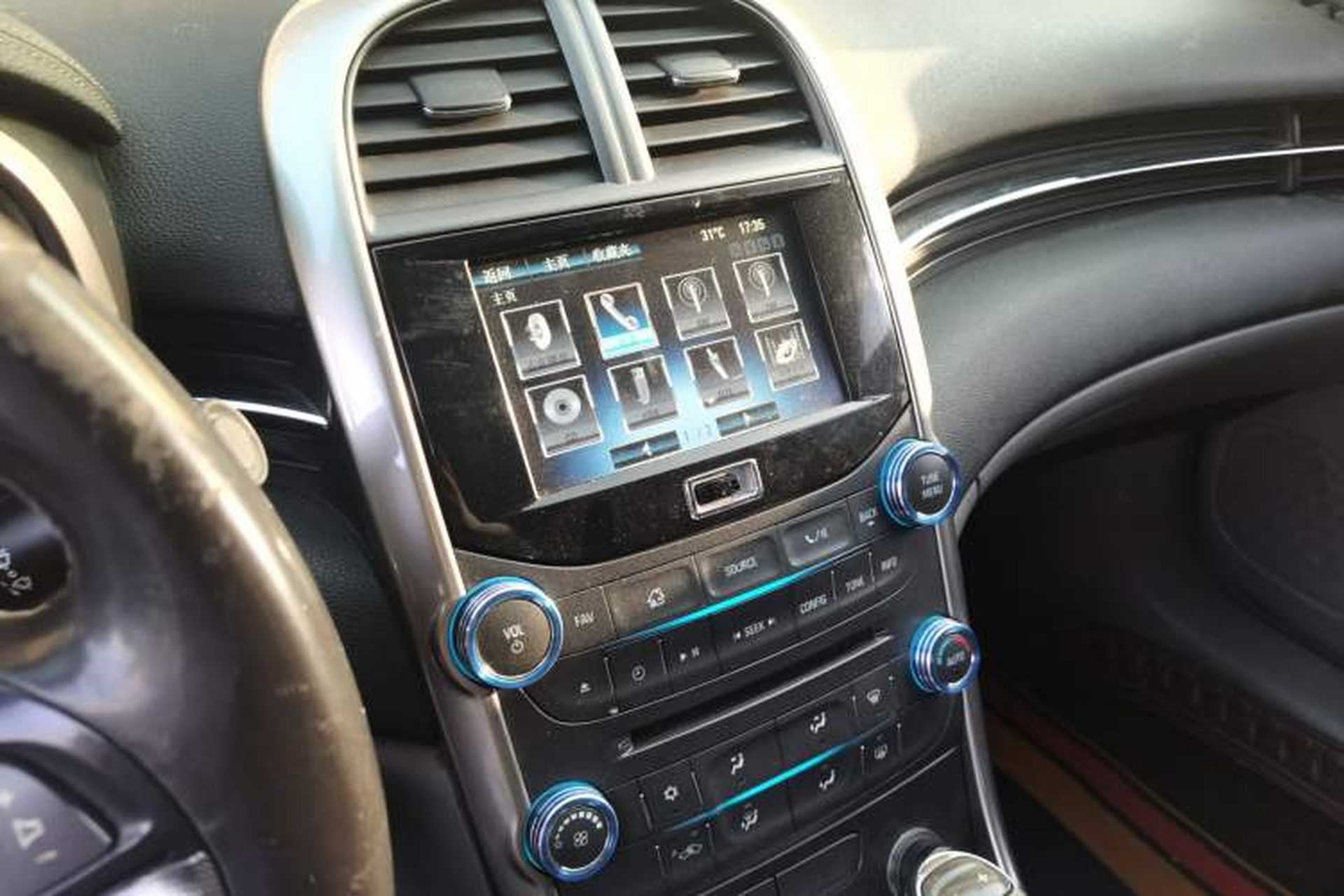 Used Chevrolet Malibu 2013 2.0L Automatic Luxury Edition Audio And AC Panel