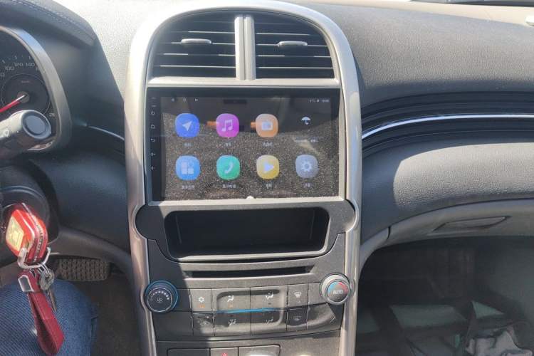 Used Chevrolet Malibu 2013 2.0L Automatic Luxury Edition Audio And AC Panel