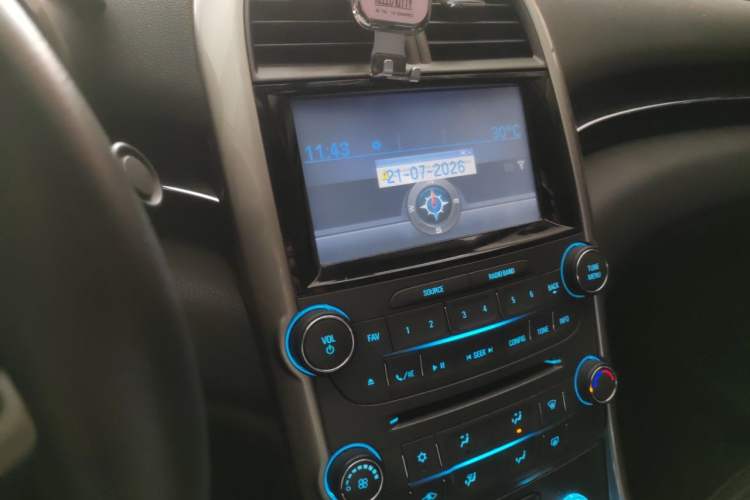 Used Chevrolet Malibu 2013 1.6T Automatic Comfort Edition Audio And AC Panel