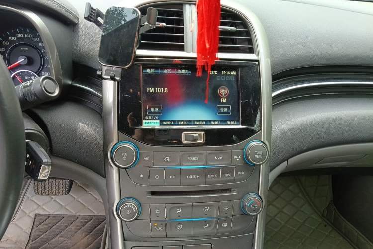 Used Chevrolet Malibu 2013 2.0L Automatic Luxury Edition Audio And AC Panel
