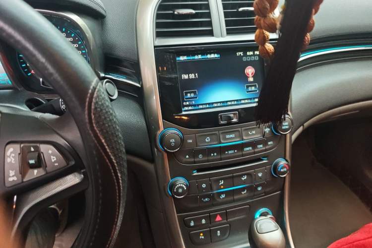Used Chevrolet Malibu 2013 2.0L Automatic Luxury Edition Audio And AC Panel
