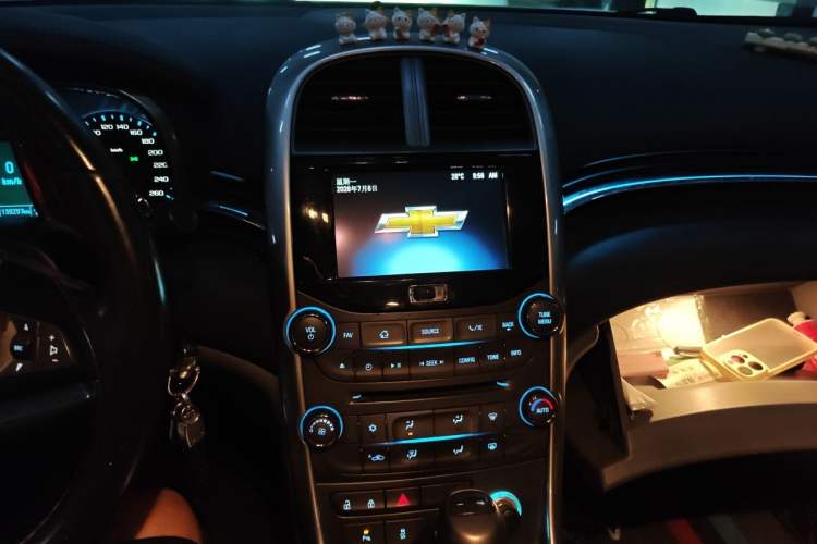 Used Chevrolet Malibu 2013 2.0L Automatic Luxury Edition Audio And AC Panel