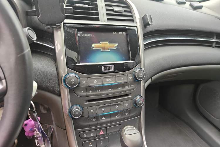 Used Chevrolet Malibu 2013 2.4L Automatic Luxury Edition Audio And AC Panel