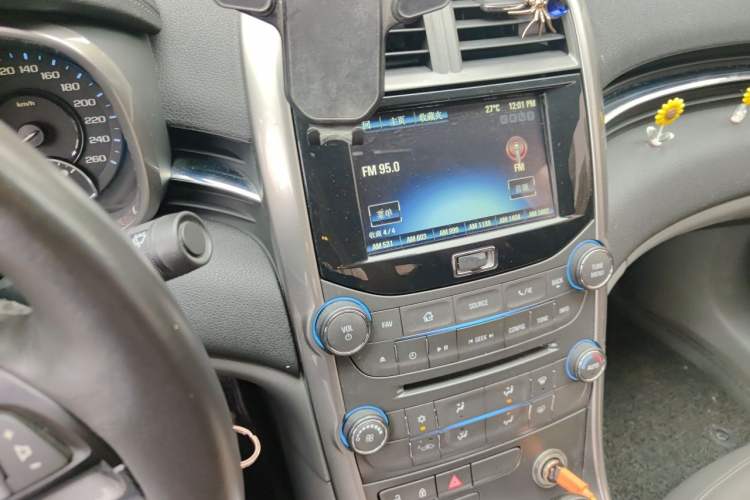 Used Chevrolet Malibu 2013 2.4L Automatic Luxury Edition Audio And AC Panel