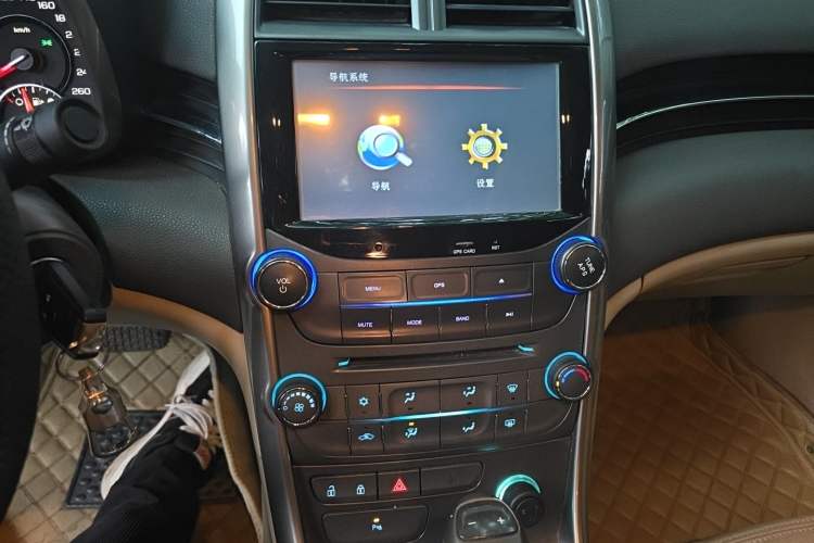 Used Chevrolet Malibu 2013 2.0L Automatic Comfort Edition Audio And AC Panel
