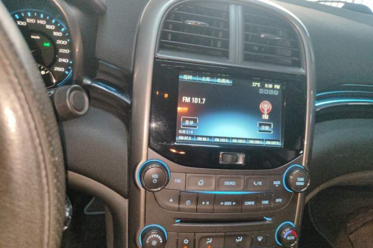 Used Chevrolet Malibu 2013 2.0L Automatic Luxury Edition Audio And AC Panel