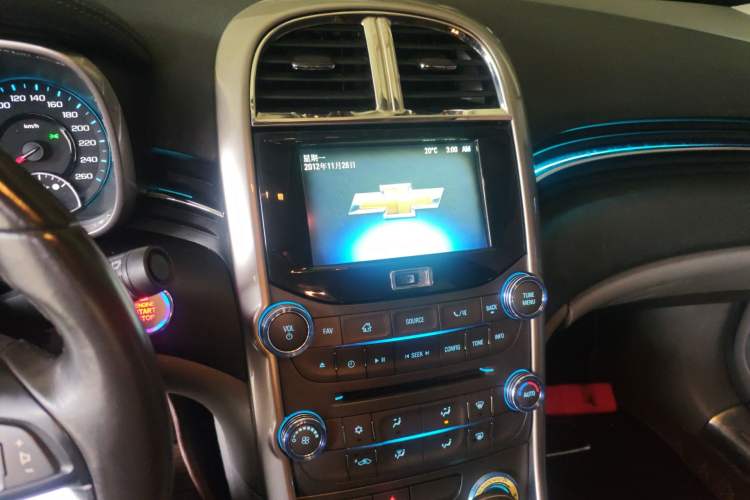 Used Chevrolet Malibu 2013 2.0L Automatic Luxury Edition Audio And AC Panel
