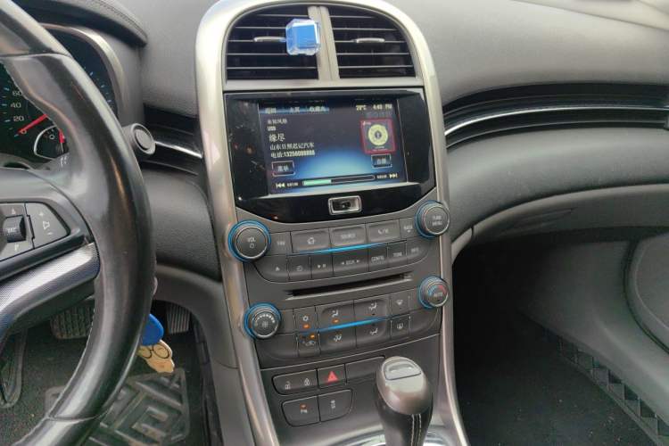 Used Chevrolet Malibu 2013 2.0L Automatic Luxury Edition Audio And AC Panel