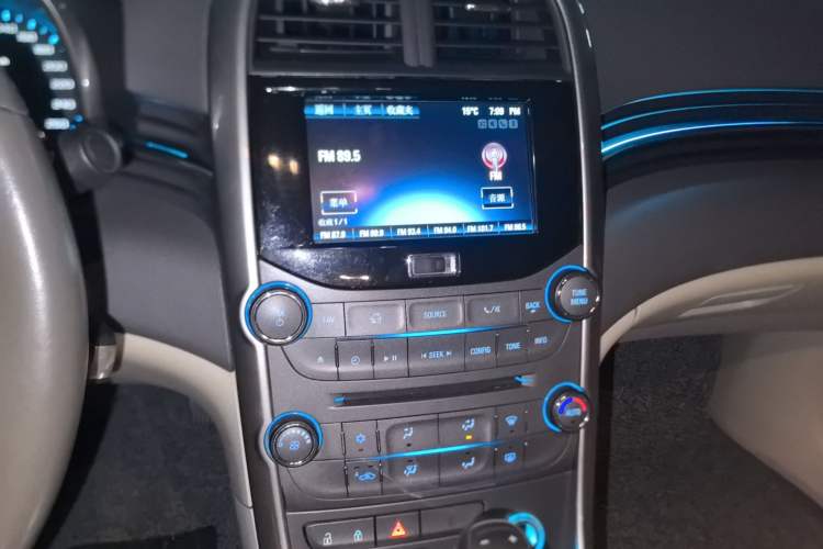 Used Chevrolet Malibu 2013 2.0L Automatic Luxury Edition Audio And AC Panel