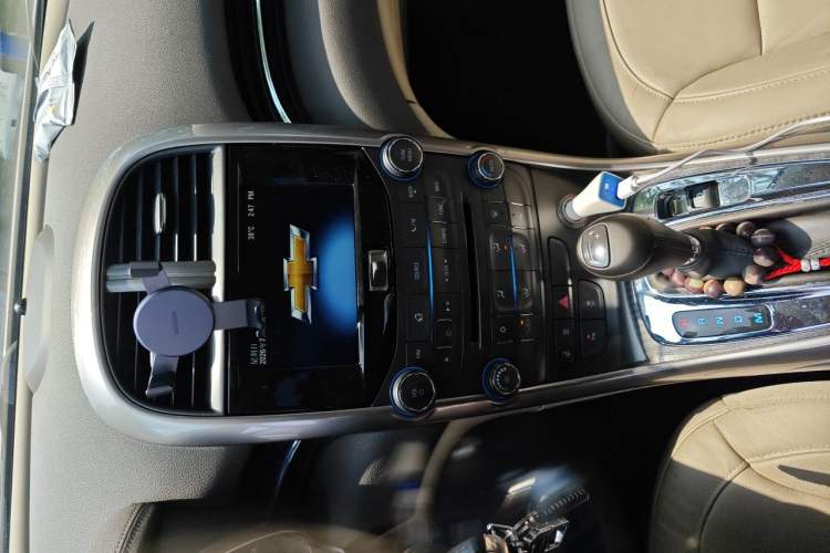 Used Chevrolet Malibu 2013 2.0L Automatic Luxury Edition Audio And AC Panel