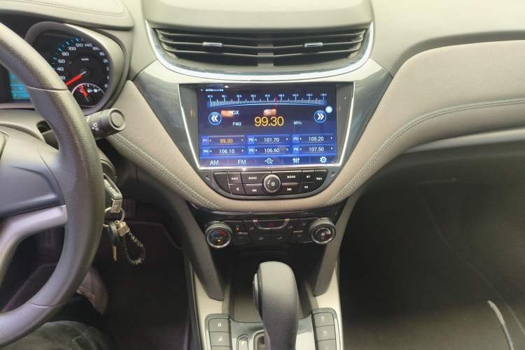 Used Chevrolet Malibu 2013 1.6T Automatic Comfort Edition Audio And AC Panel