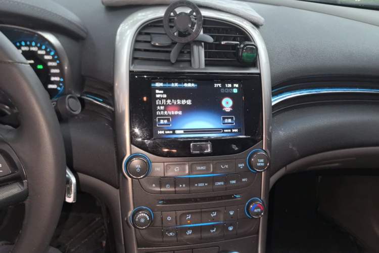 Used Chevrolet Malibu 2013 2.4L Automatic Luxury Edition Audio And AC Panel