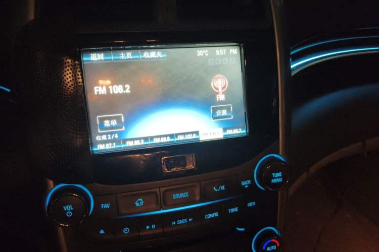 Used Chevrolet Malibu 2013 2.4L Automatic Luxury Edition Audio And AC Panel