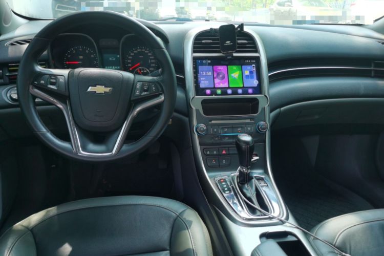 Used Chevrolet Malibu 2013 2.0L Automatic Luxury Edition Center Console