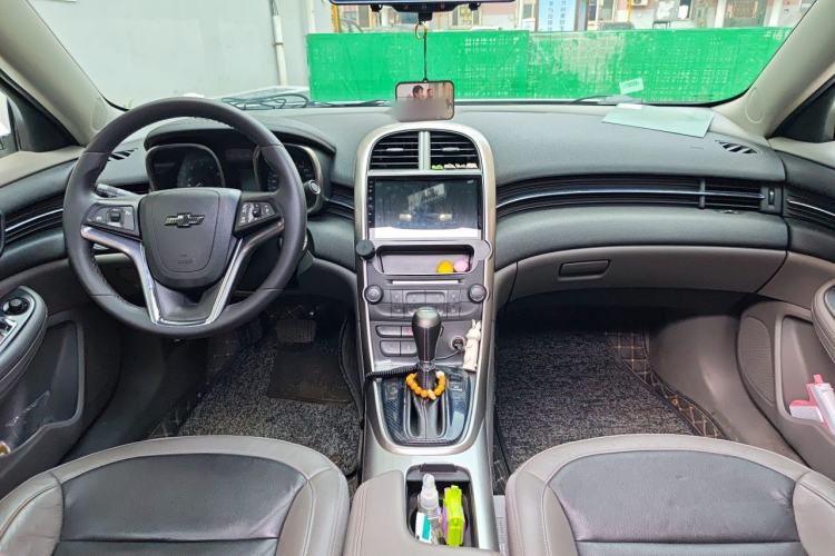 Used Chevrolet Malibu 2013 2.4L Automatic Luxury Edition Center Console