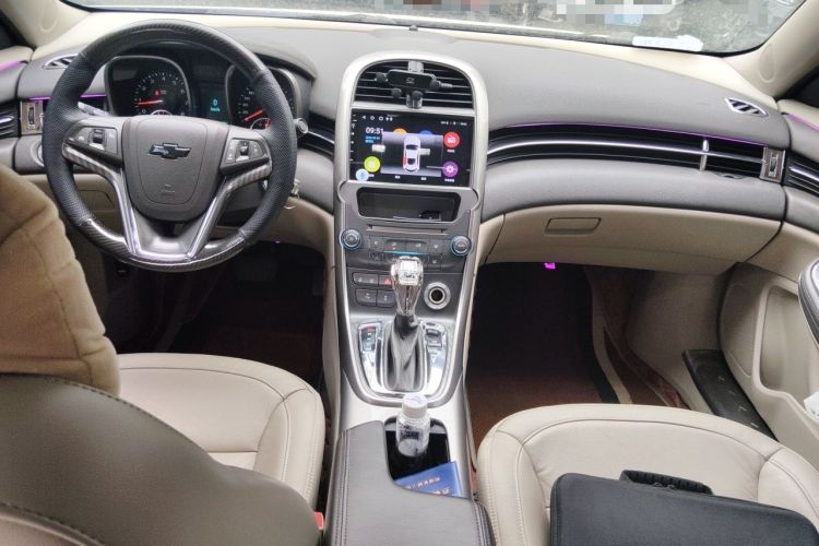 Used Chevrolet Malibu 2013 2.0L Automatic Luxury Edition Center Console