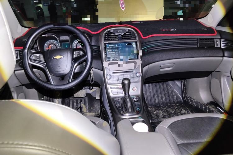 Used Chevrolet Malibu 2013 2.0L Automatic Luxury Edition Center Console
