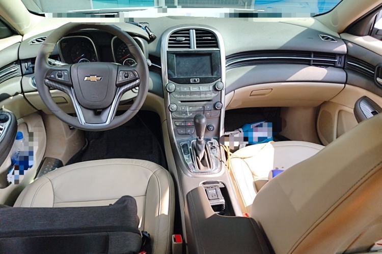 Used Chevrolet Malibu 2013 2.4L Automatic Luxury Edition Center Console