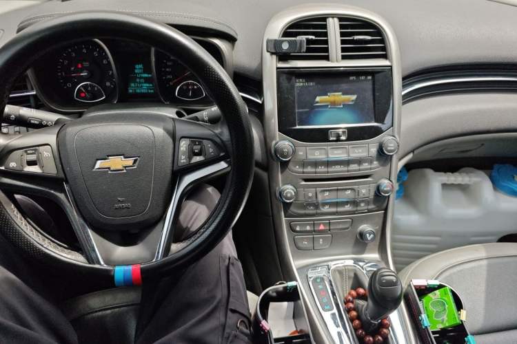 Used Chevrolet Malibu 2013 2.4L Automatic Luxury Edition Center Console