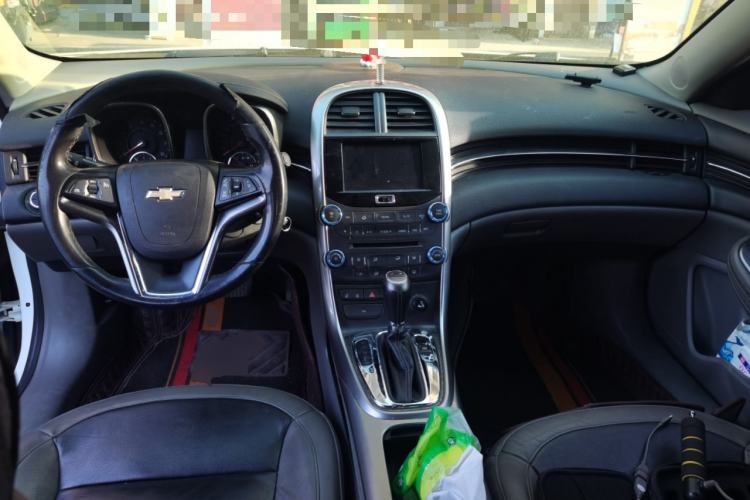 Used Chevrolet Malibu 2013 2.0L Automatic Luxury Edition Center Console