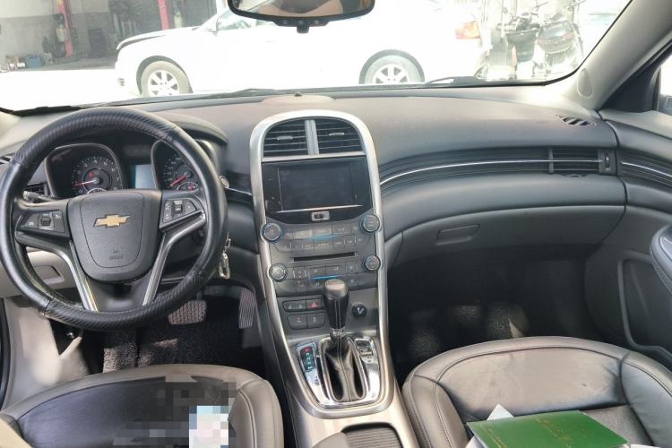 Used Chevrolet Malibu 2013 2.0L Automatic Luxury Edition Center Console