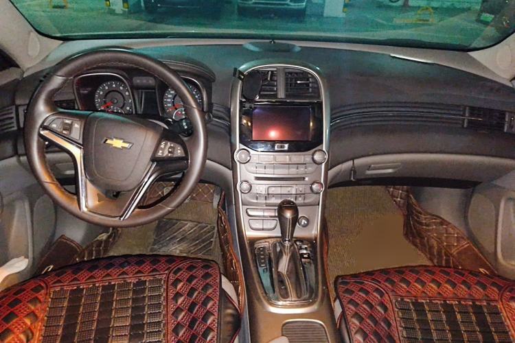 Used Chevrolet Malibu 2013 2.0L Automatic Luxury Edition Center Console