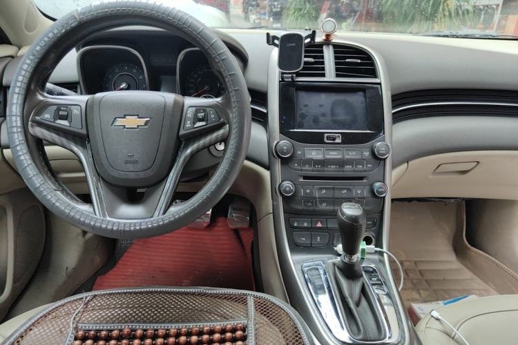 Used Chevrolet Malibu 2013 2.4L Automatic Luxury Edition Center Console
