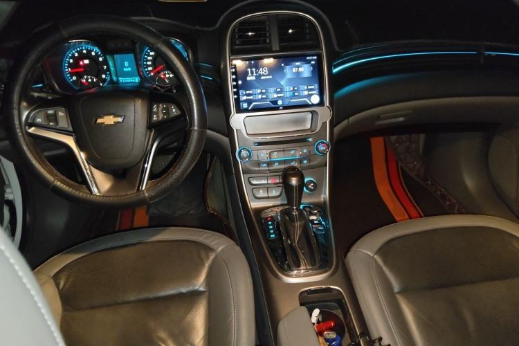 Used Chevrolet Malibu 2013 2.4L Automatic Luxury Edition Center Console