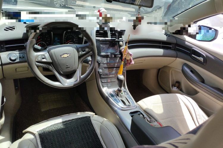 Used Chevrolet Malibu 2013 2.0L Automatic Luxury Edition Center Console