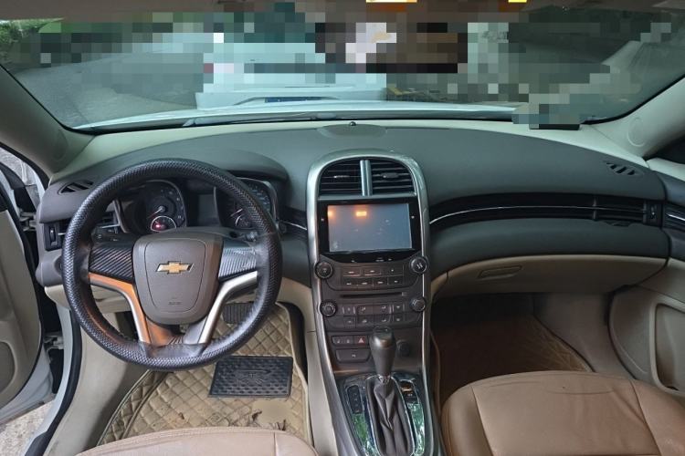Used Chevrolet Malibu 2013 2.0L Automatic Comfort Edition Center Console