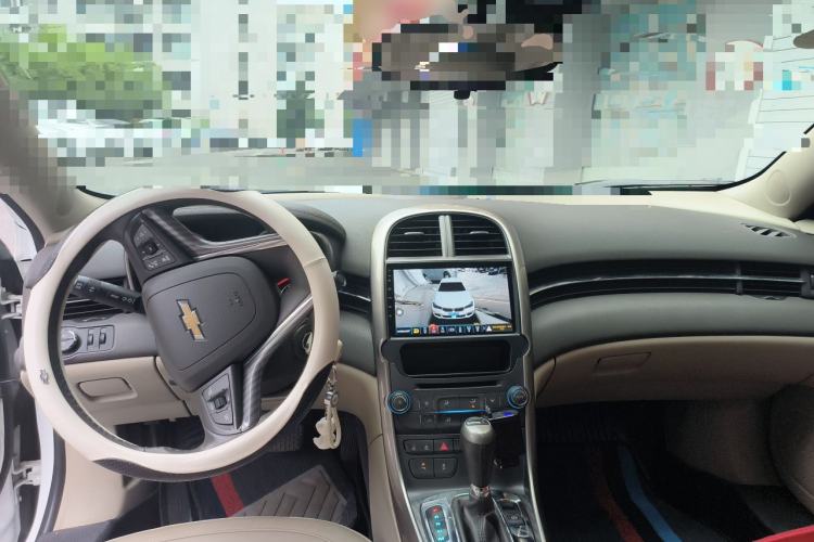 Used Chevrolet Malibu 2013 2.0L Automatic Luxury Edition Center Console