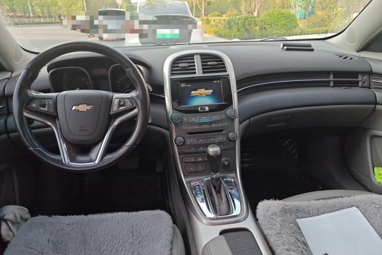 Used Chevrolet Malibu 2013 2.0L Automatic Luxury Edition Center Console