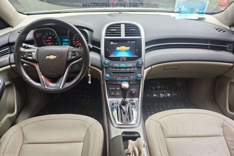 Used Chevrolet Malibu 2013 2.0L Automatic Luxury Edition Center Console