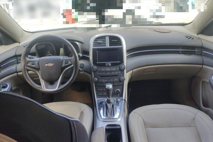 Used Chevrolet Malibu 2013 2.4L Automatic Luxury Edition Center Console