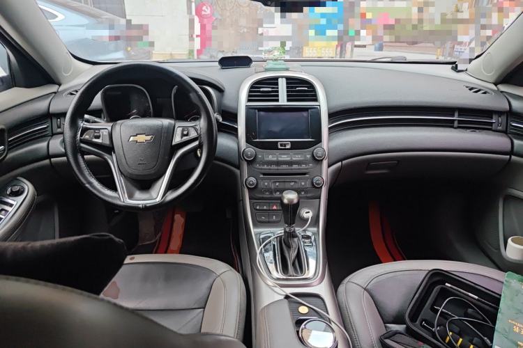 Used Chevrolet Malibu 2013 2.0L Automatic Luxury Edition Center Console