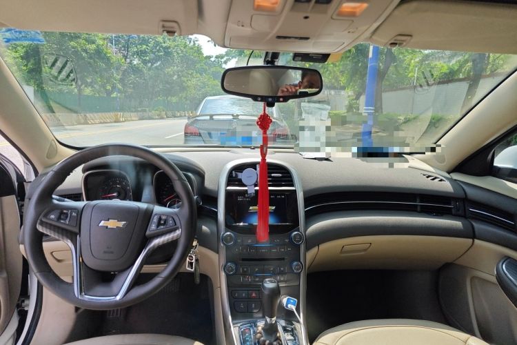 Used Chevrolet Malibu 2013 2.0L Automatic Luxury Edition Center Console
