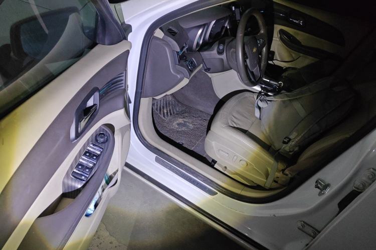 Used Chevrolet Malibu 2013 2.0L Automatic Luxury Edition Driver Seat