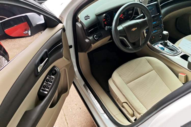 Used Chevrolet Malibu 2013 2.0L Automatic Comfort Edition Driver Seat