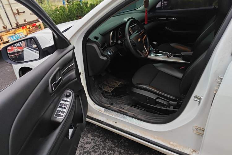 Used Chevrolet Malibu 2013 1.6T Automatic Comfort Edition Driver Seat