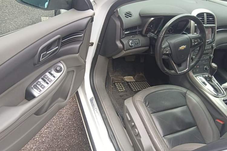 Used Chevrolet Malibu 2013 2.0L Automatic Luxury Edition Driver Seat
