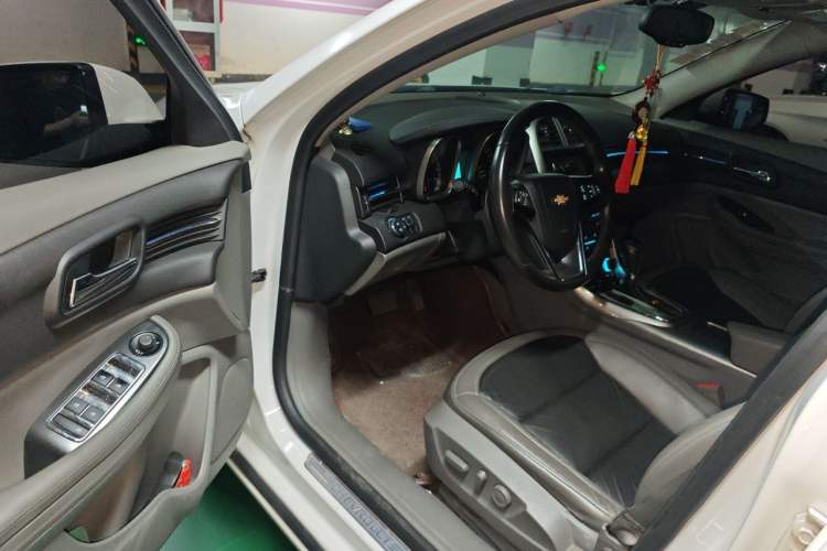 Used Chevrolet Malibu 2013 2.0L Automatic Luxury Edition Driver Seat