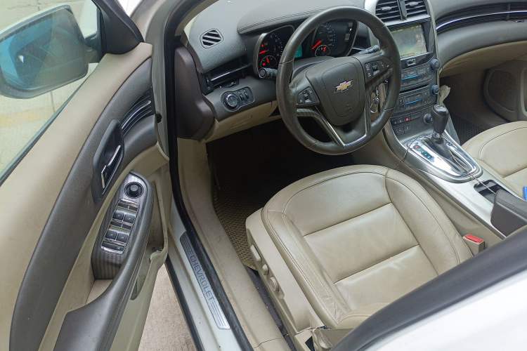 Used Chevrolet Malibu 2013 2.0L Automatic Luxury Edition Driver Seat